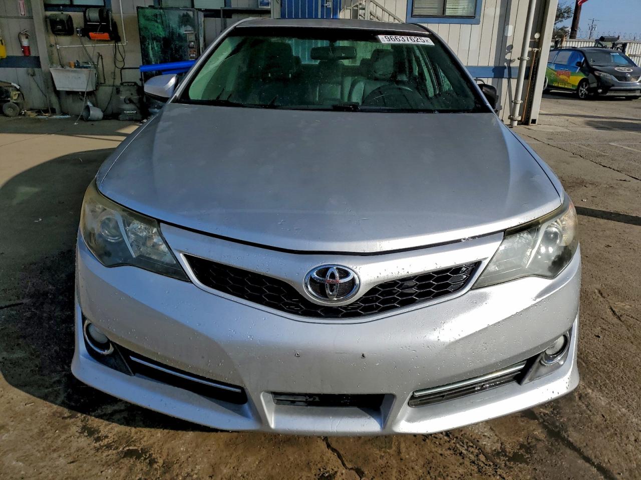 Toyota Camry L Image 2