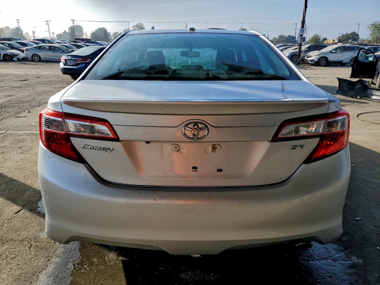 Toyota Camry L Image 7