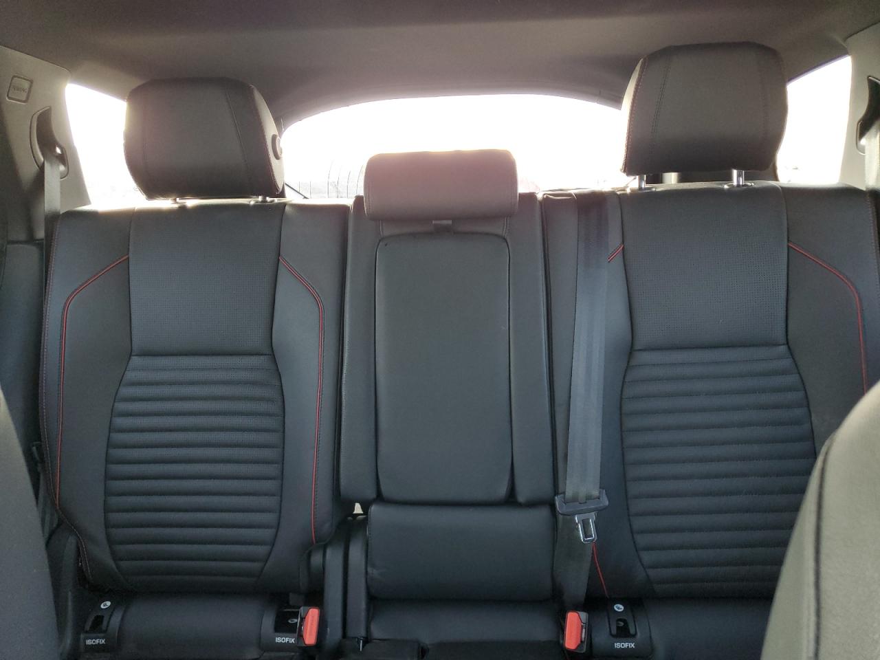 Land Rover Discovery S R-dynamic Image 12