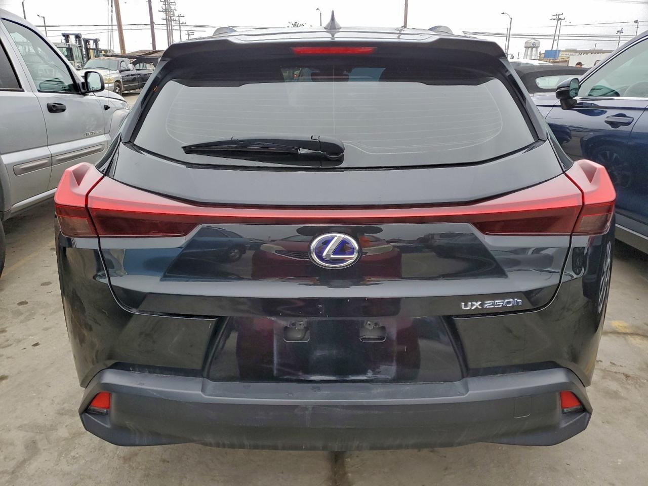 Lexus Ux 250h Image 6