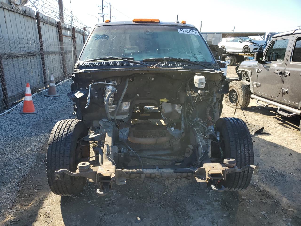 GMC Sierra C1500 Heavy Duty Image 2