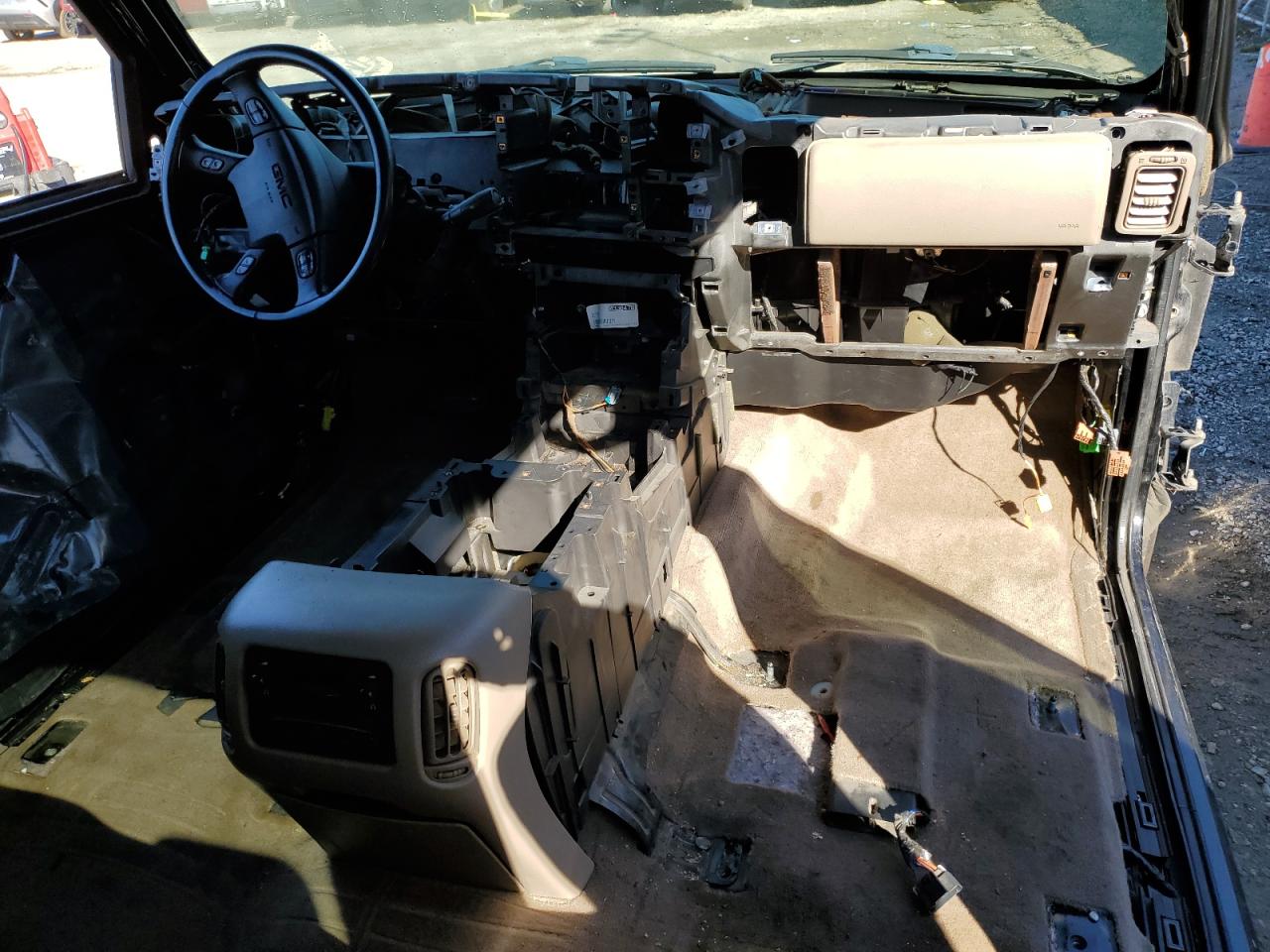 GMC Sierra C1500 Heavy Duty Image 9