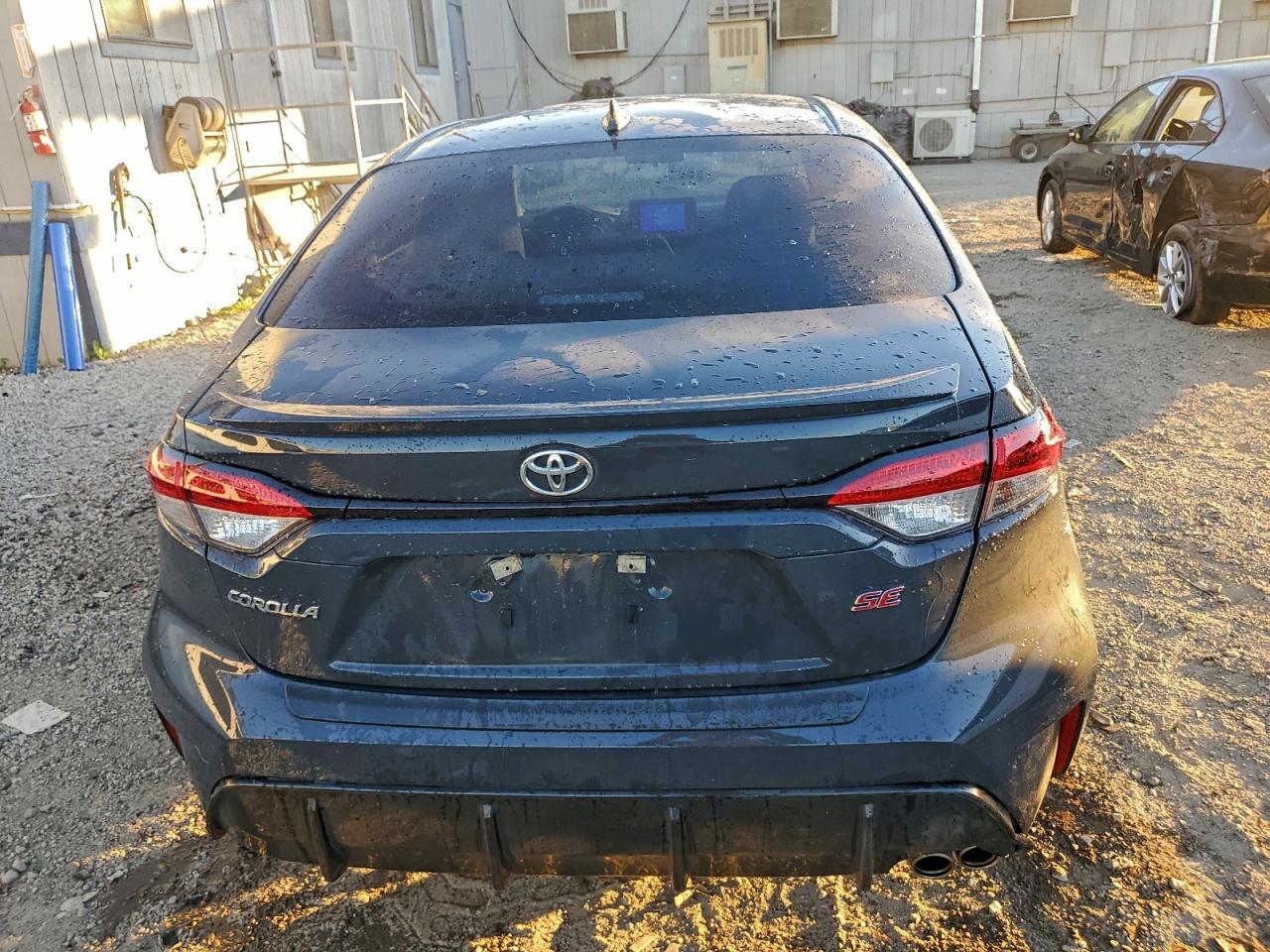 Toyota Corolla Se Image 7