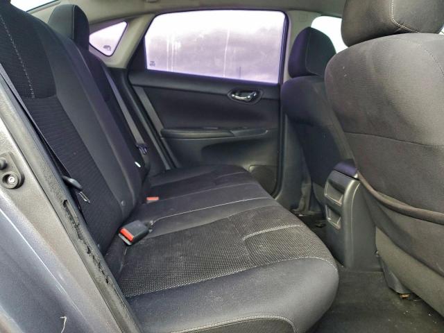 Nissan Sentra S Image 2