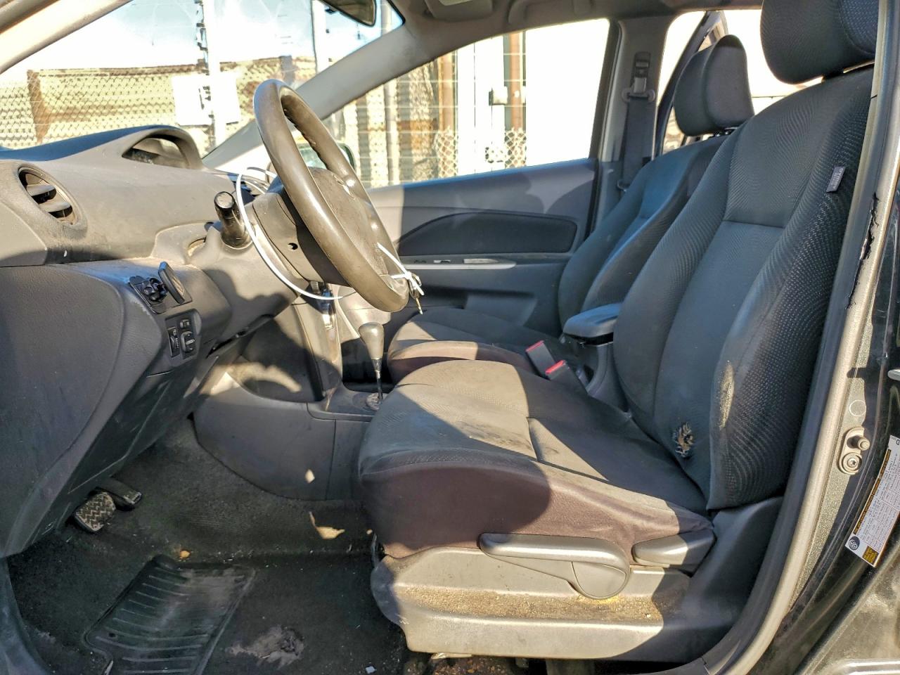 Toyota Yaris Image 2