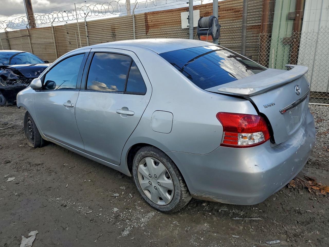 Toyota Yaris Image 9