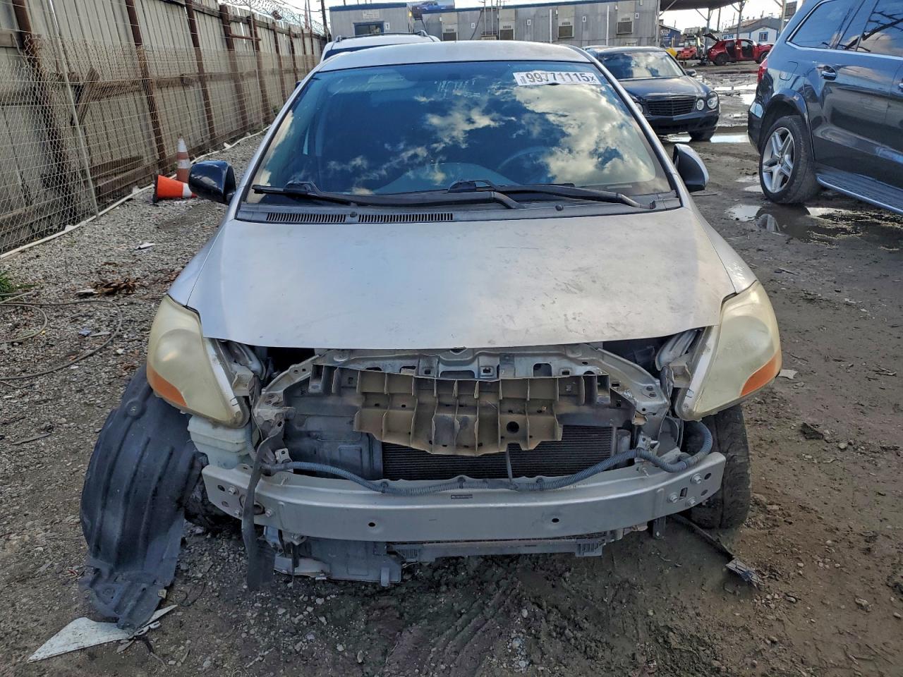 Toyota Yaris Image 12