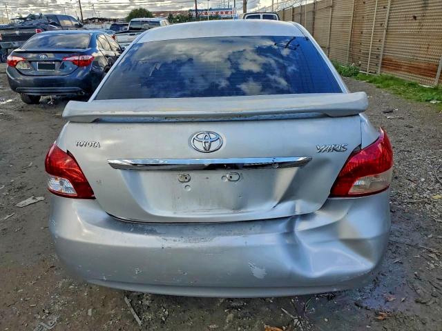 Toyota Yaris Image 11