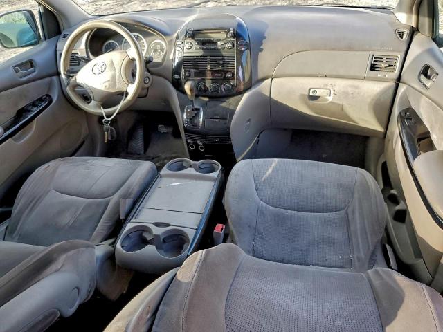 Toyota Sienna Ce Image 12