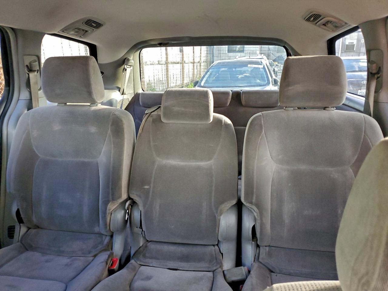 Toyota Sienna Ce Image 7