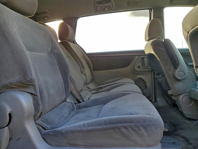 Toyota Sienna Ce Image 13