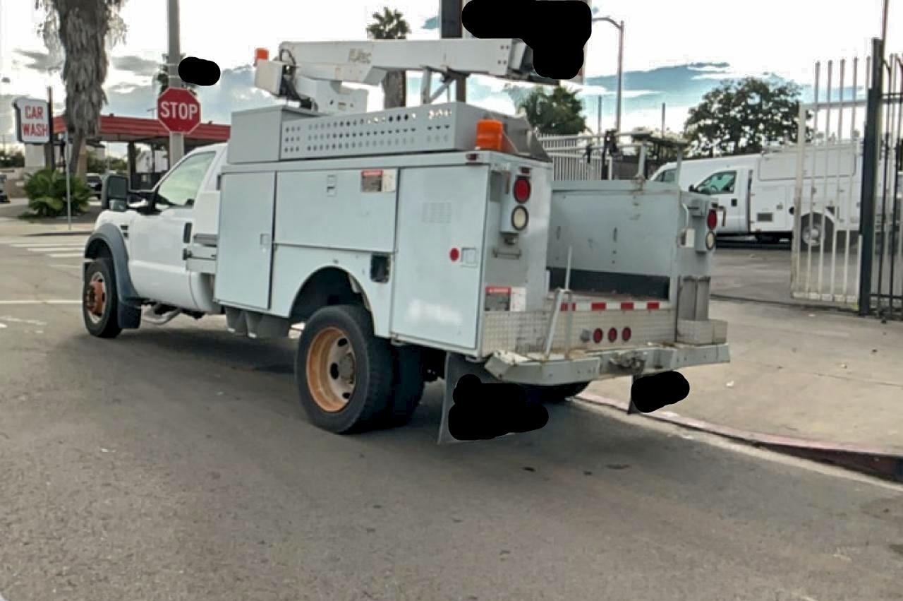 Ford F-450 Super Duty Image 4