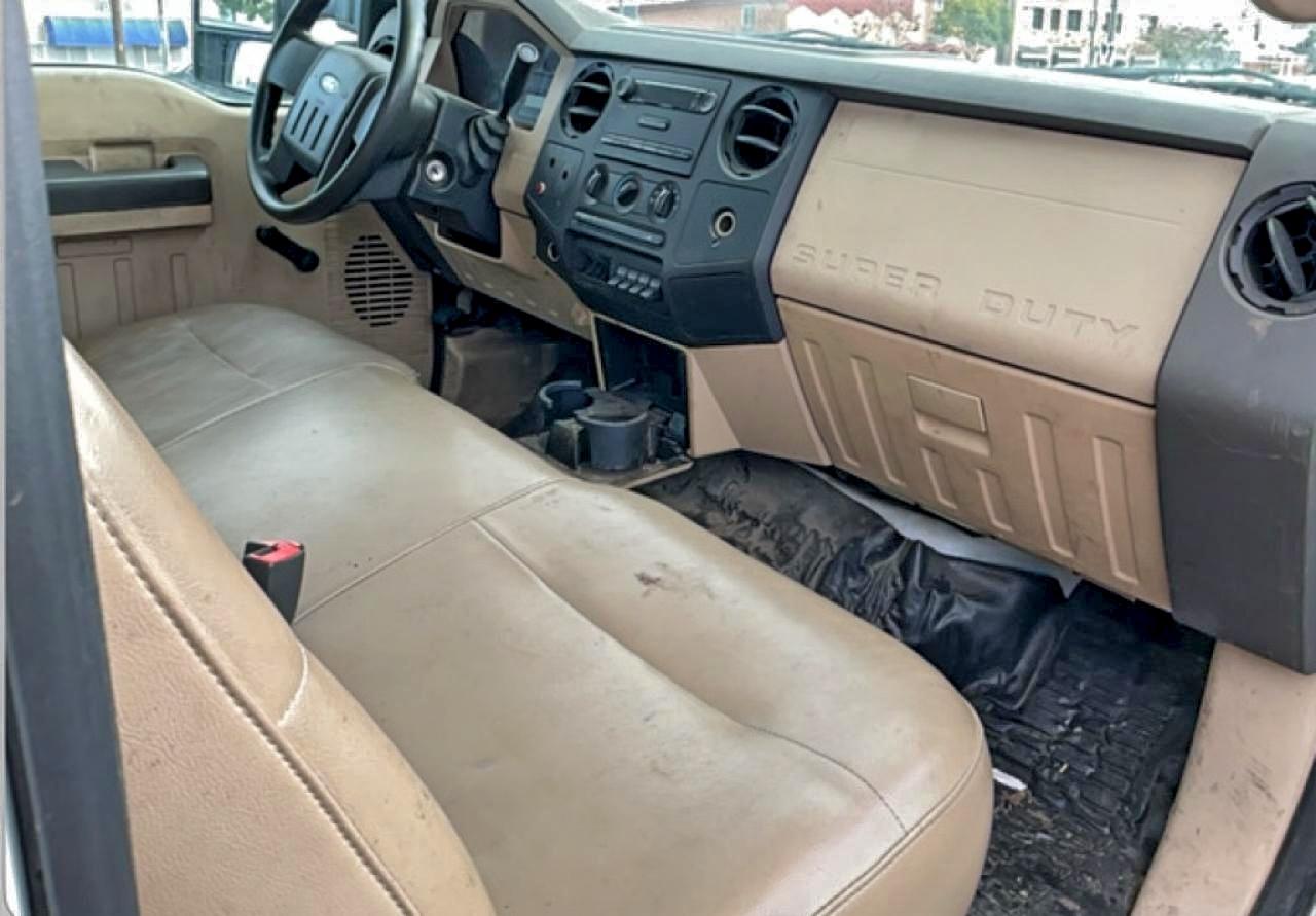 Ford F-450 Super Duty Image 2