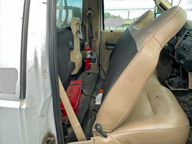 Ford F-450 Super Duty Image 9