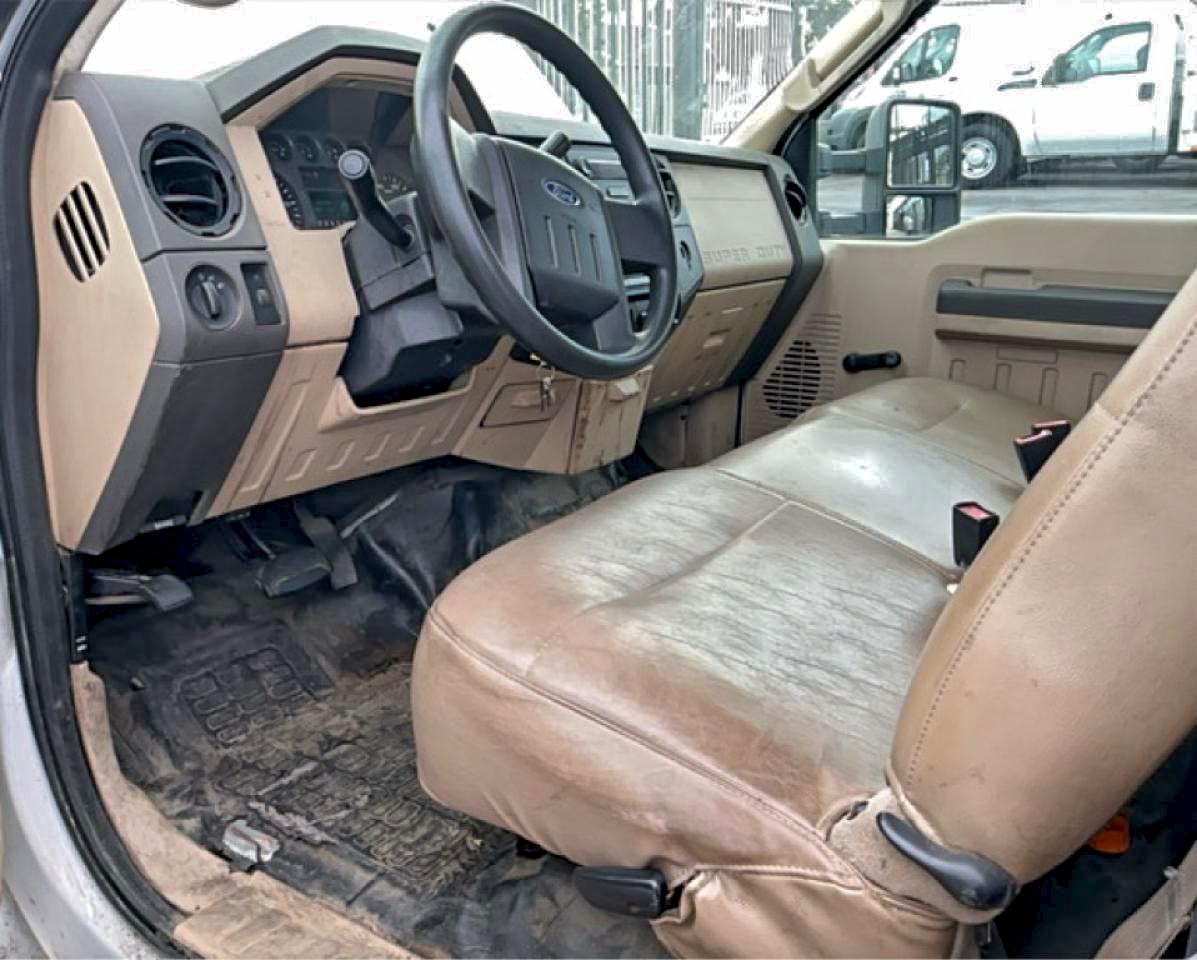 Ford F-450 Super Duty Image 10
