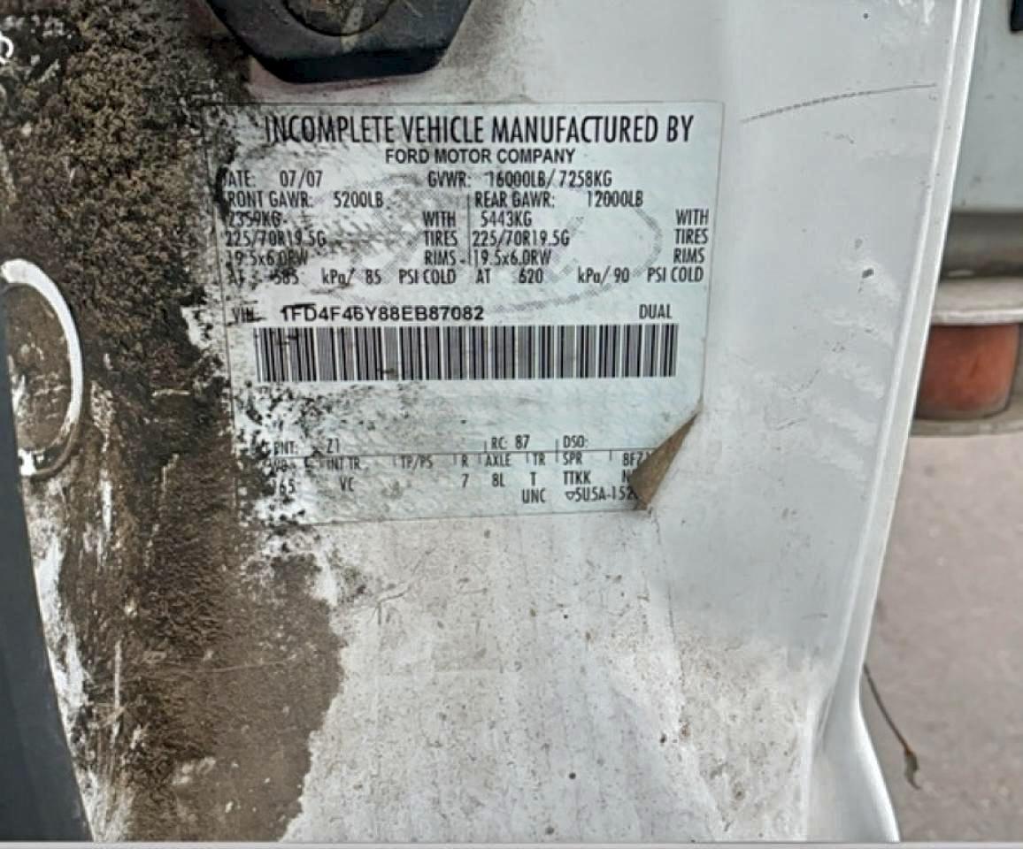 Ford F-450 Super Duty Image 8