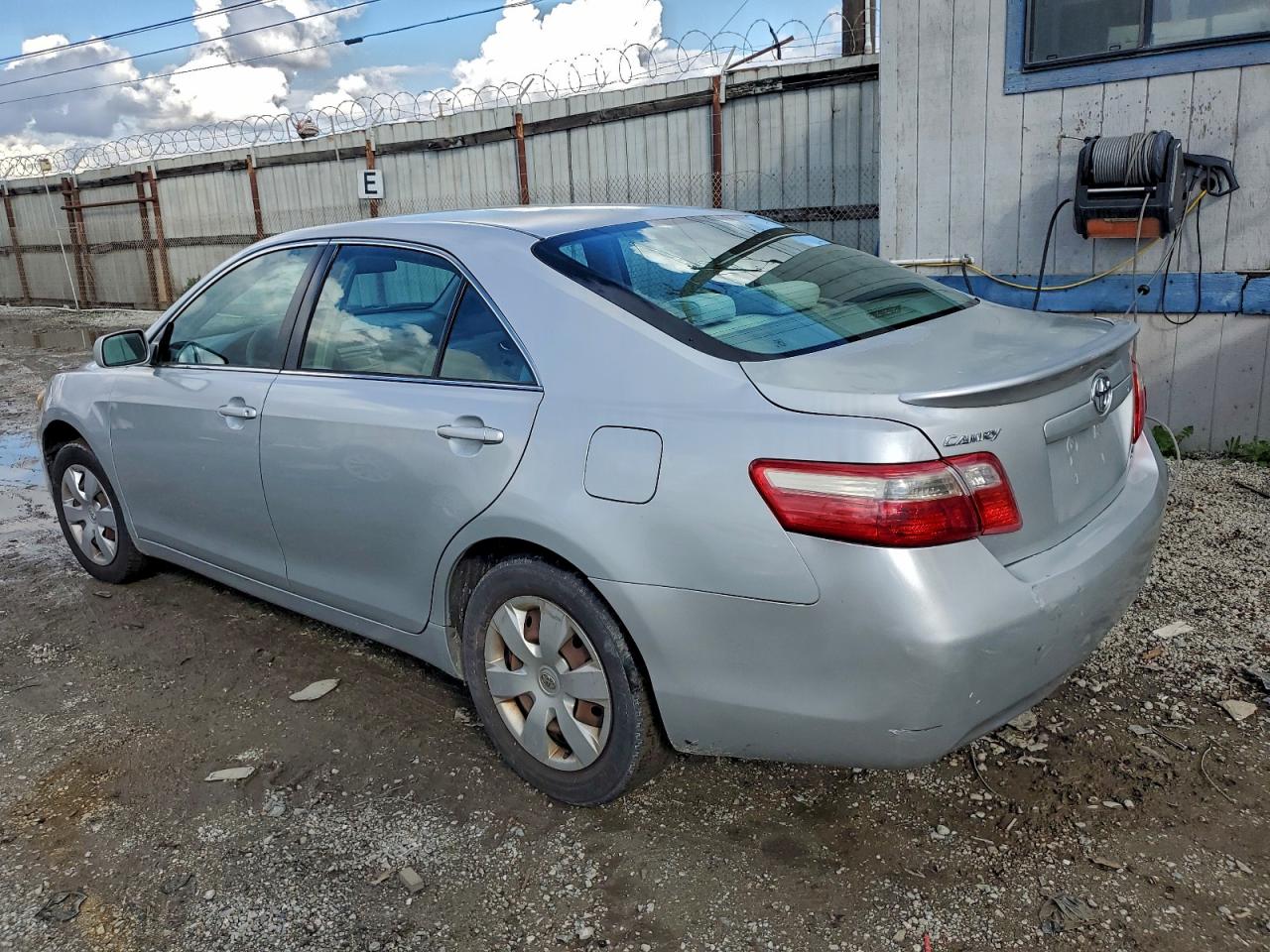 Toyota Camry Ce Image 8