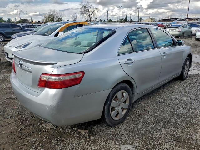 Toyota Camry Ce Image 2