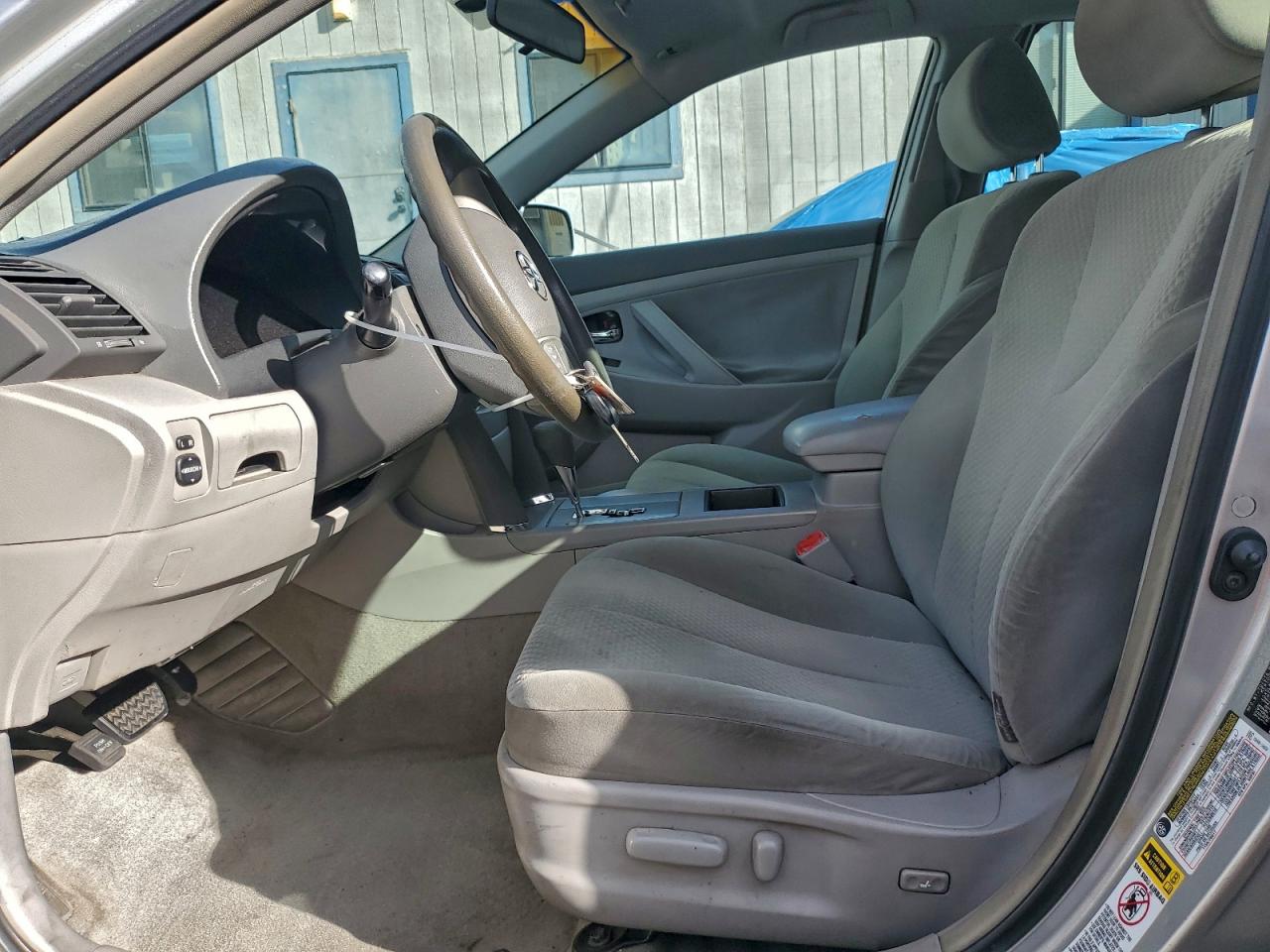 Toyota Camry Ce Image 4