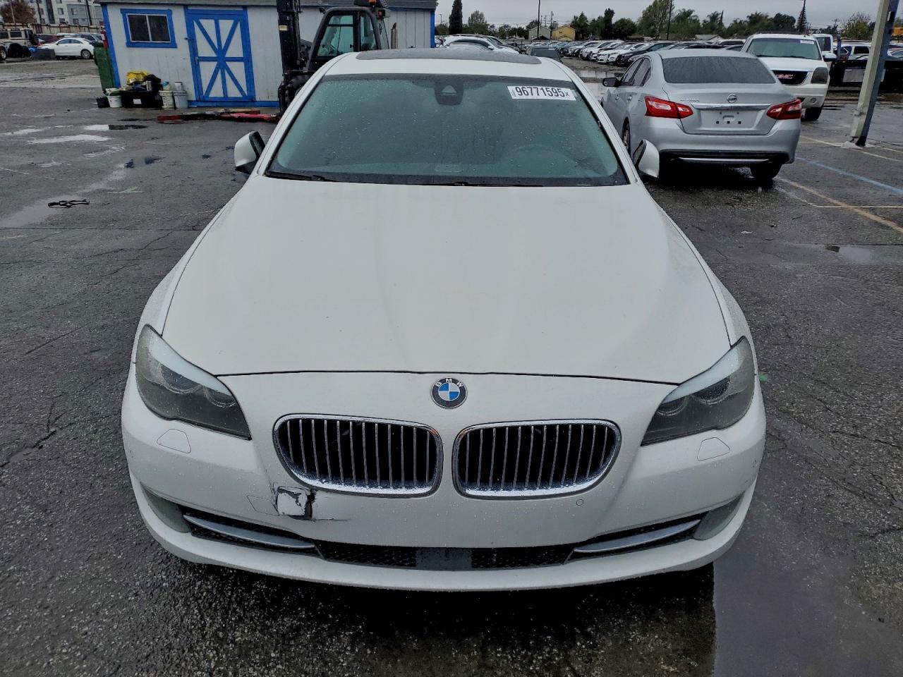 BMW 5 Series I Image 10