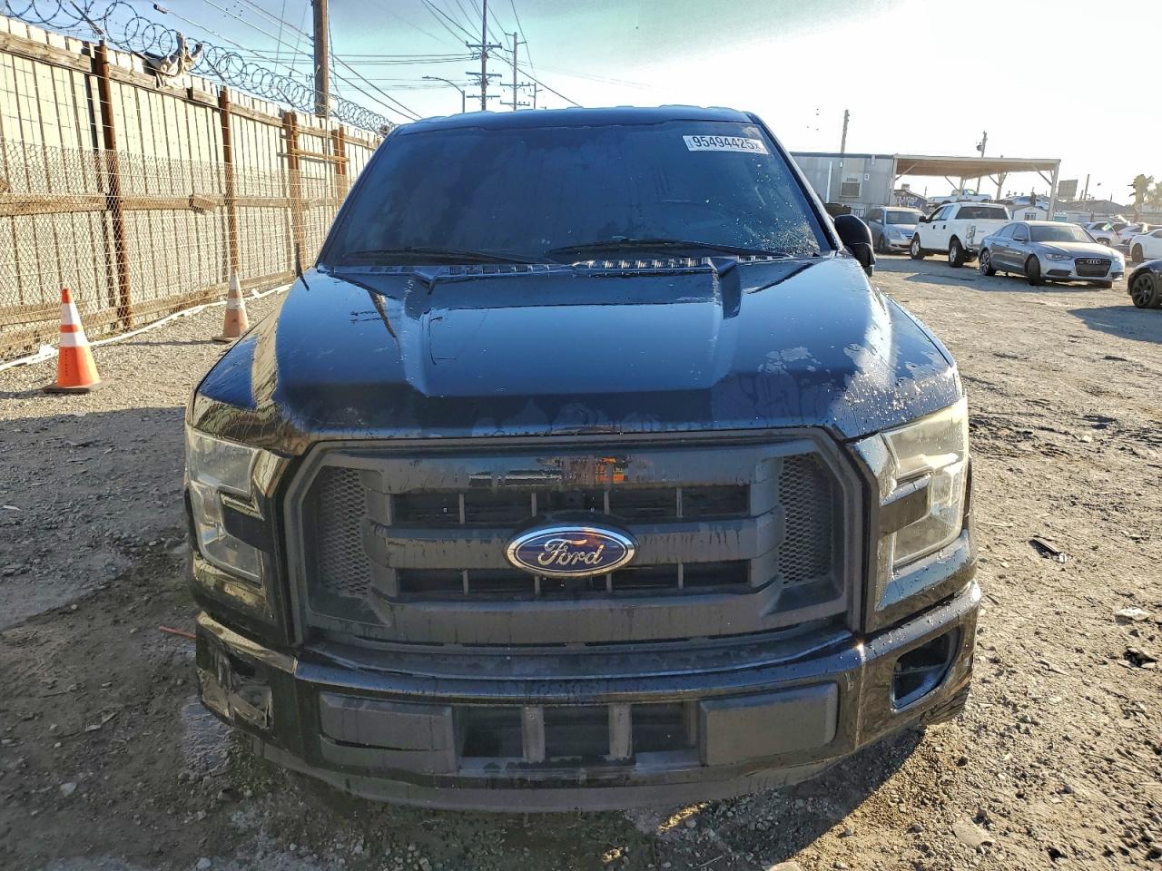 Ford F-150 Supercrew Image 8
