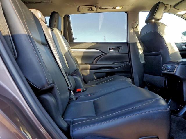 Toyota Highlander Se Image 6