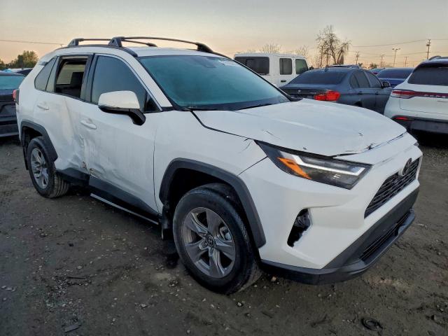 Toyota RAV4 Xle Image 10