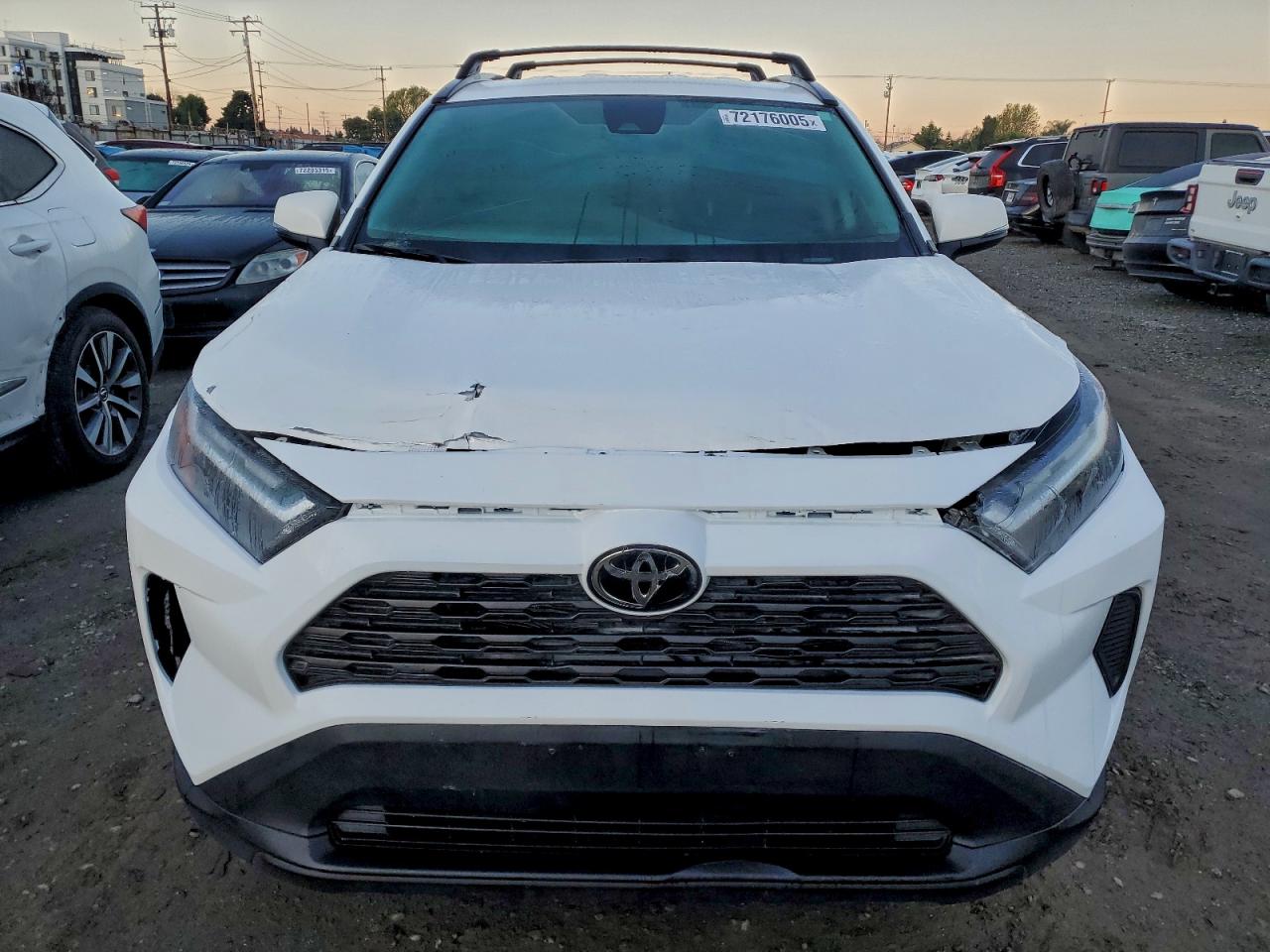 Toyota RAV4 Xle Image 2