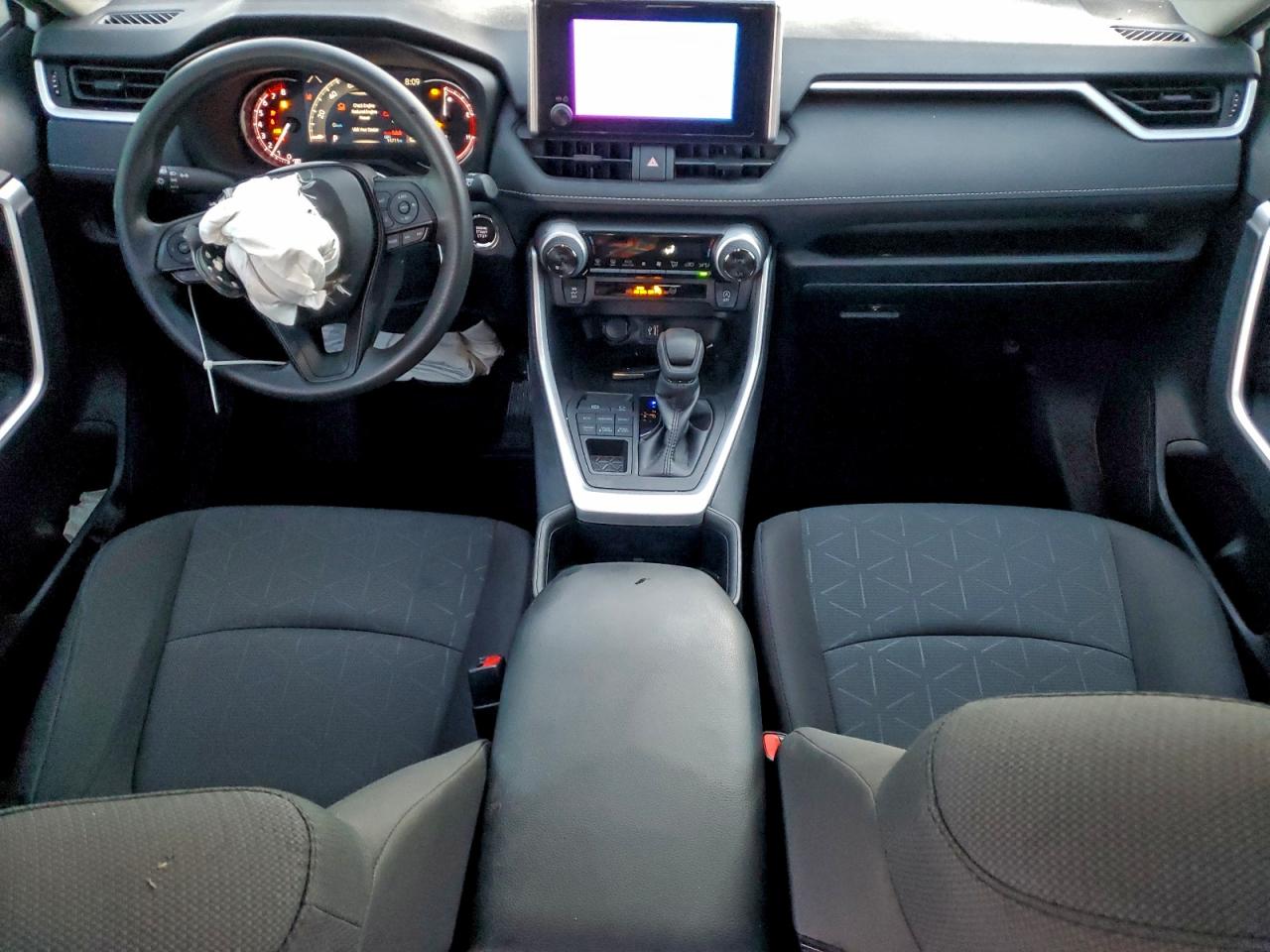 Toyota RAV4 Xle Image 6