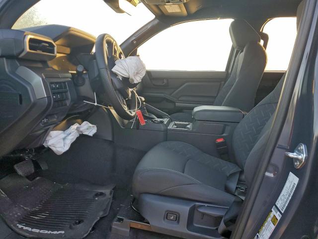 Toyota Tacoma Double Cab Image 4