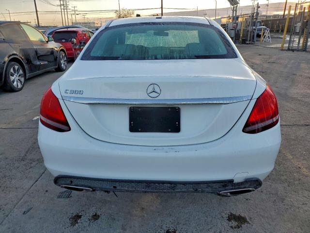 Mercedes-Benz C-Class 300 Image 2