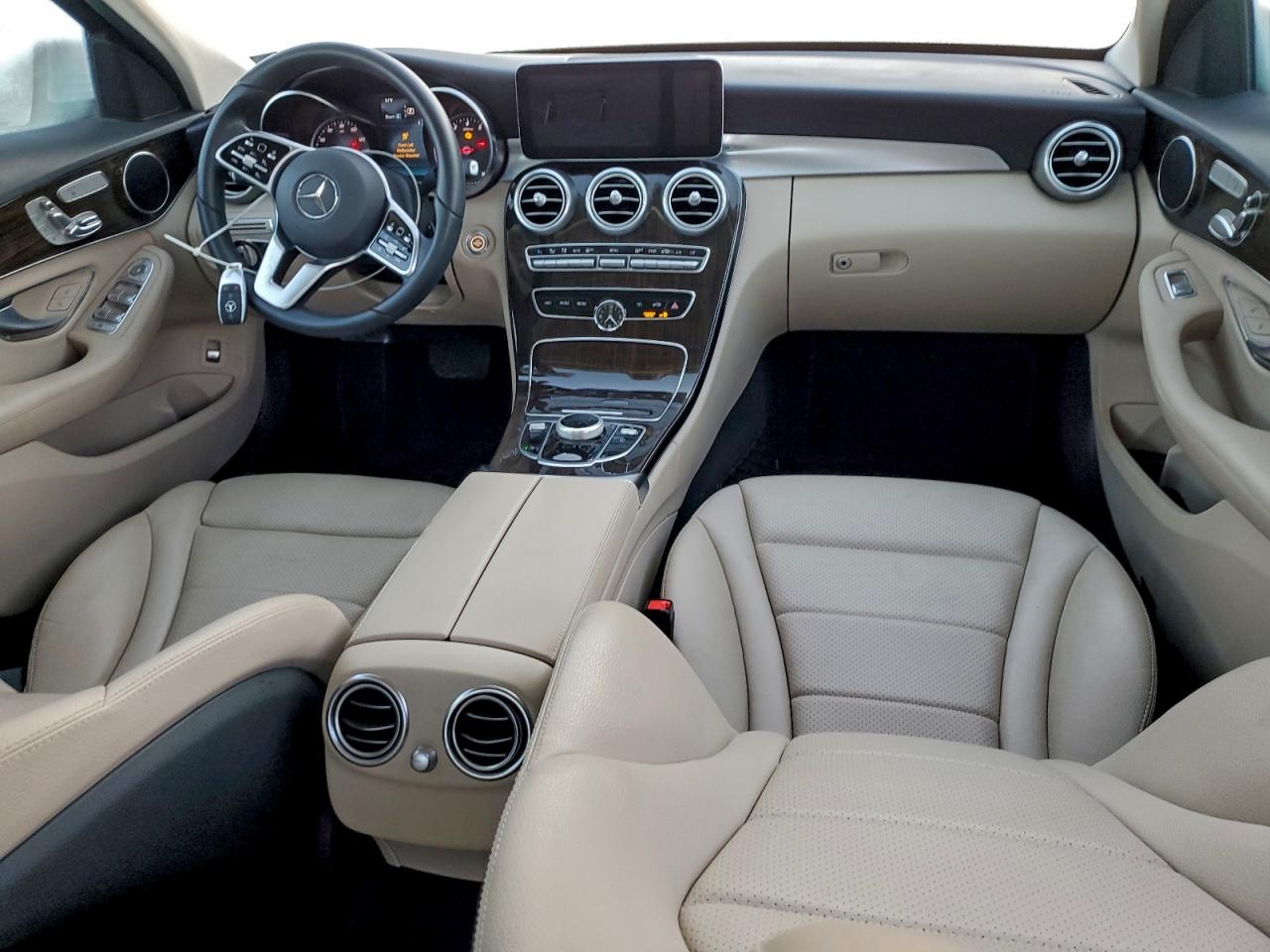 Mercedes-Benz C-Class 300 Image 10