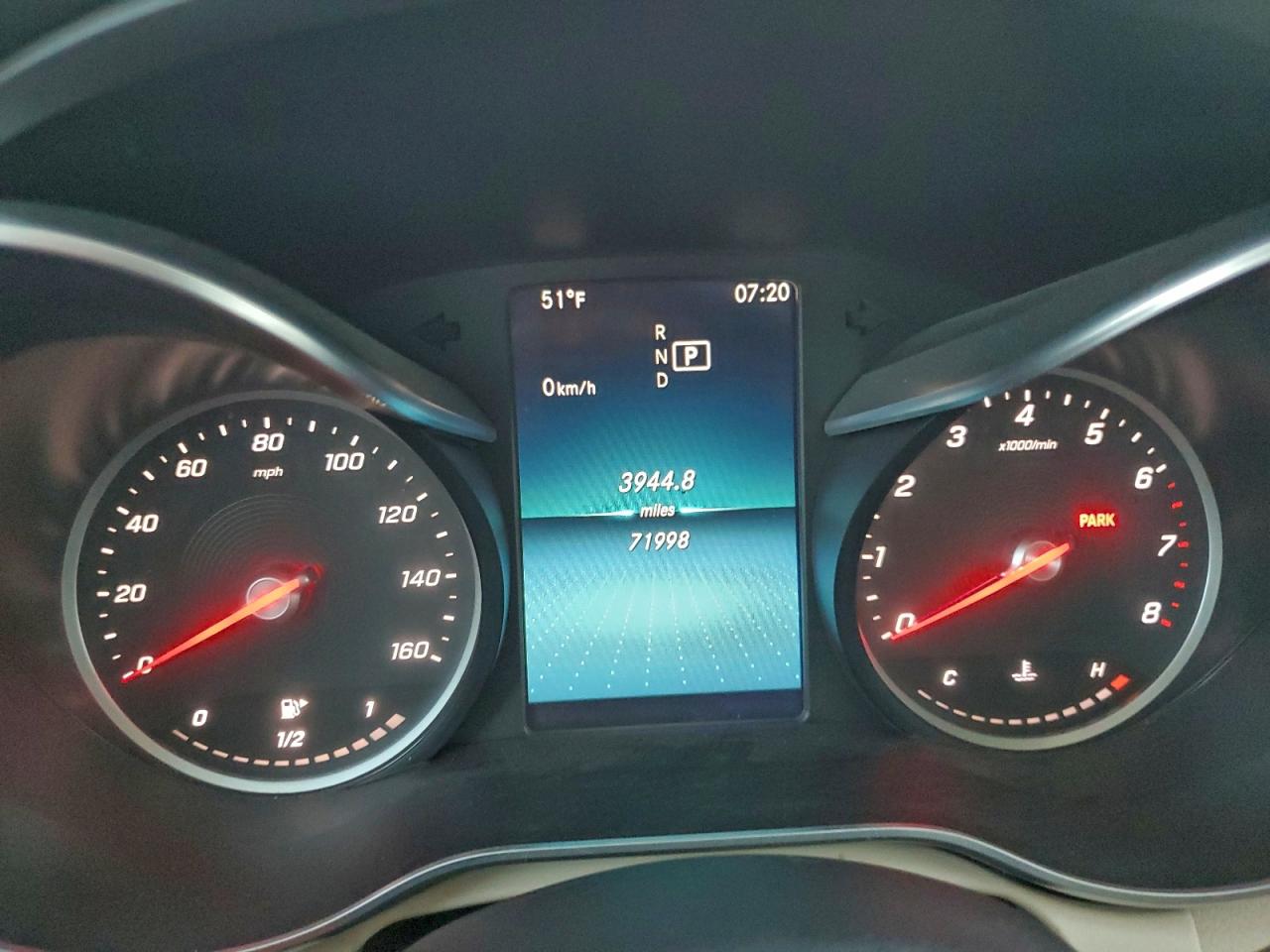 Mercedes-Benz C-Class 300 Image 9