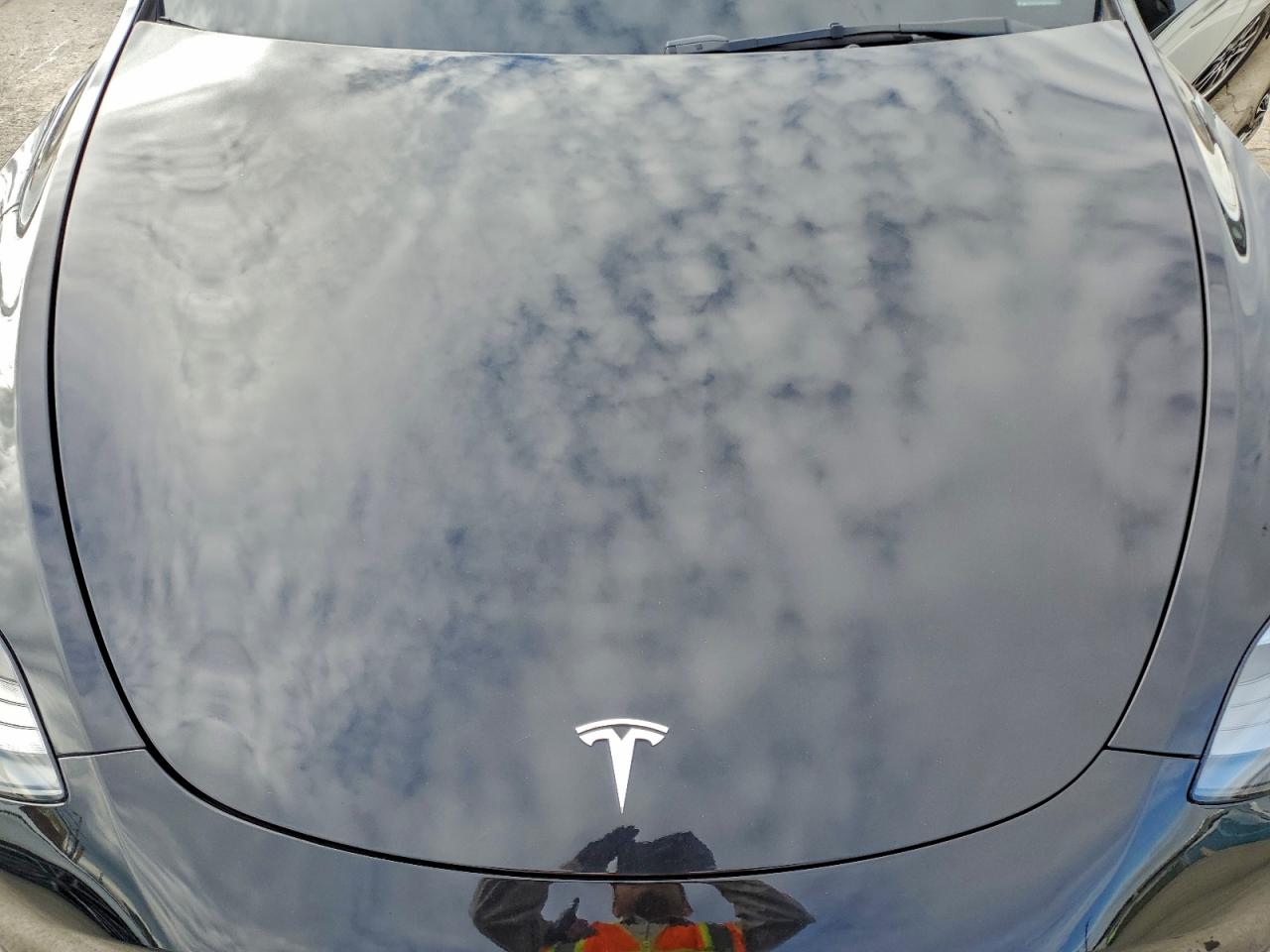 Tesla Model Y Image 12