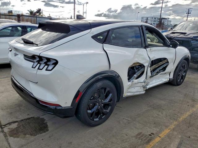 Ford Mustang Premium Image 4