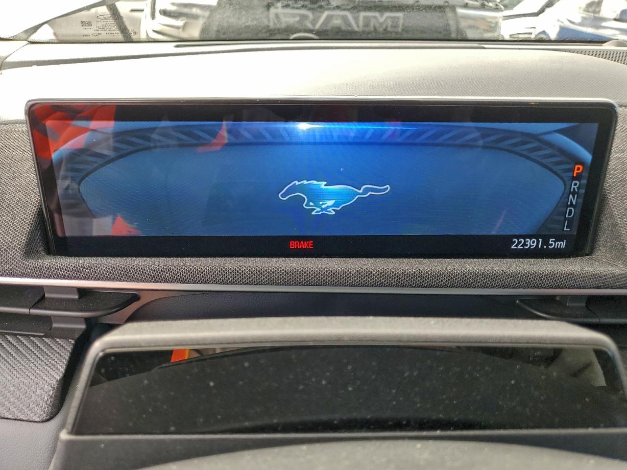 Ford Mustang Premium Image 11