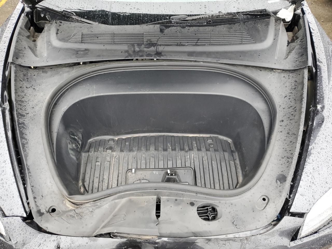 Tesla Model 3 Image 7