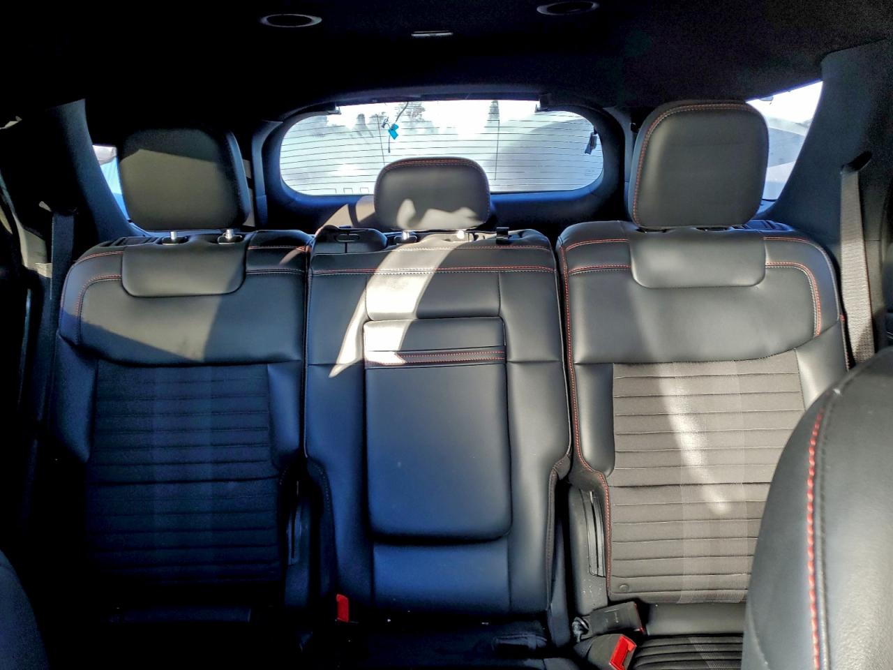 Ford Explorer St-line Image 13