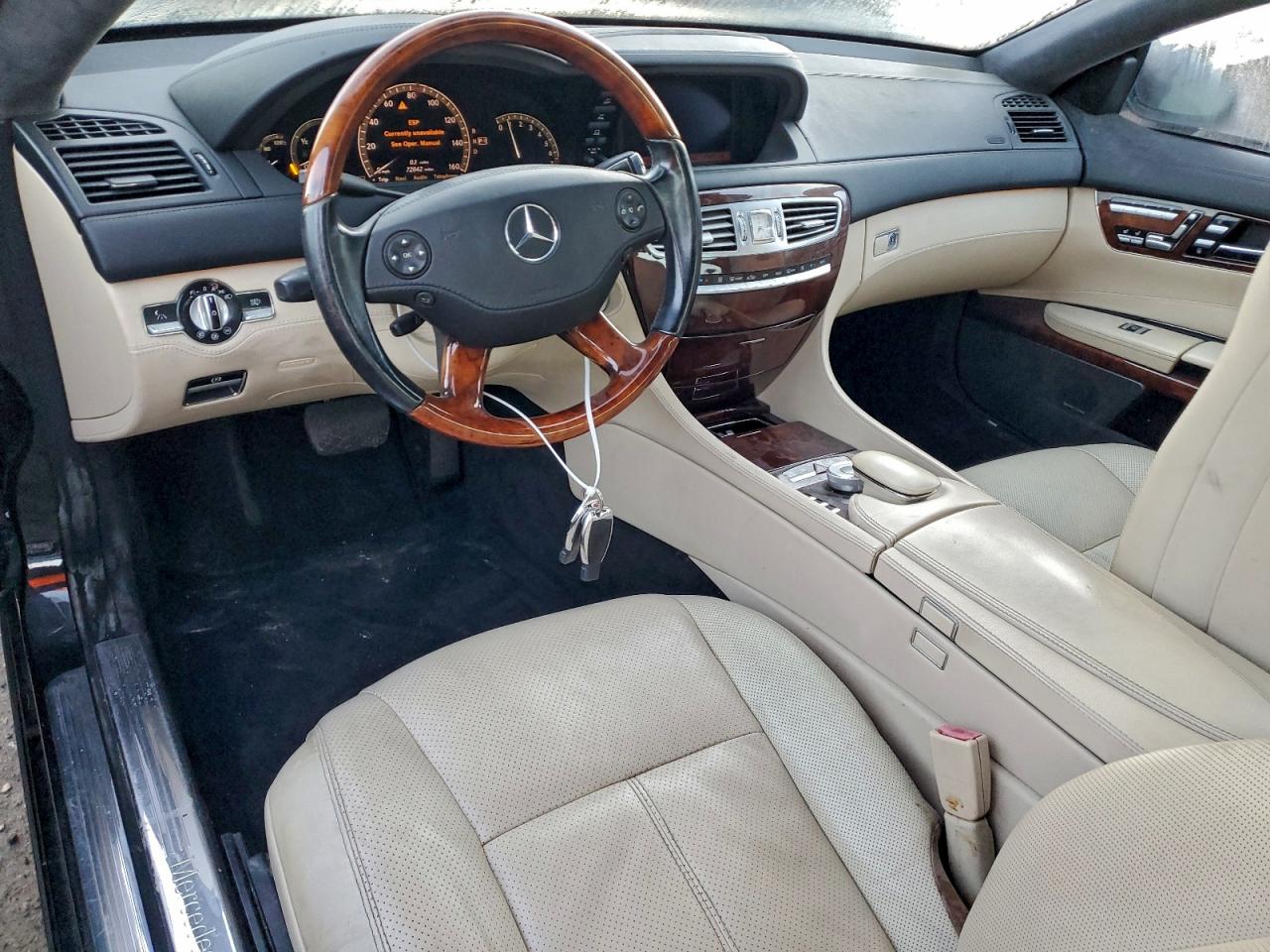 Mercedes-Benz C-Class 550 Image 9