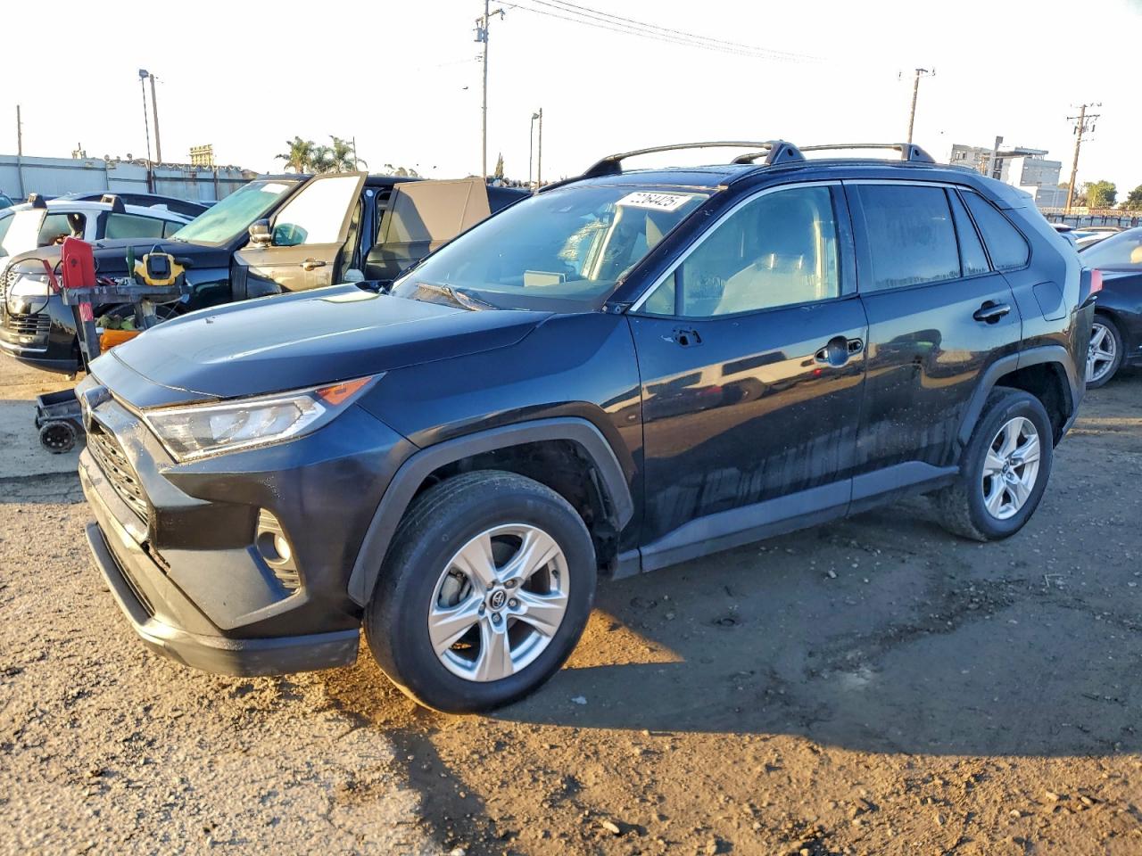 Toyota RAV4 Xle Image 1