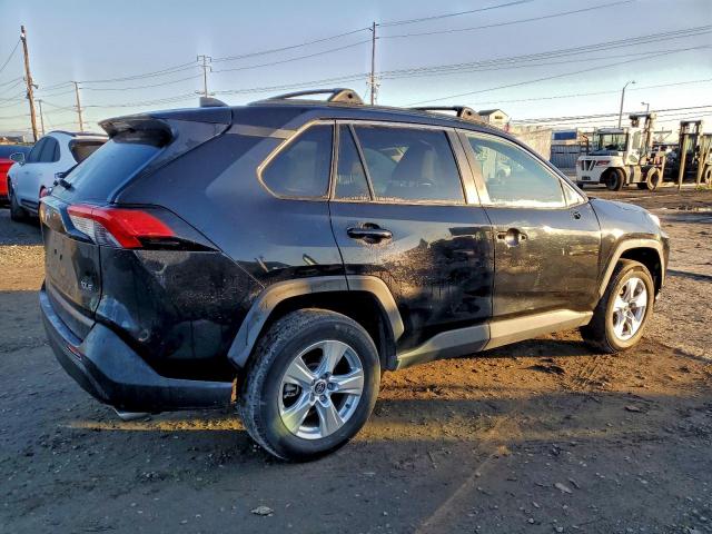 Toyota RAV4 Xle Image 4