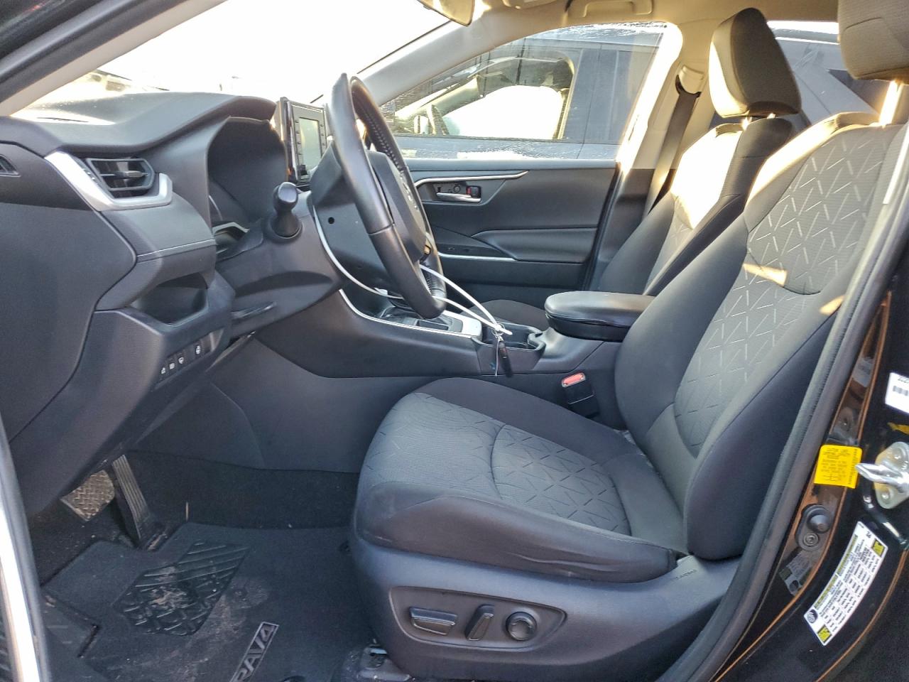 Toyota RAV4 Xle Image 7