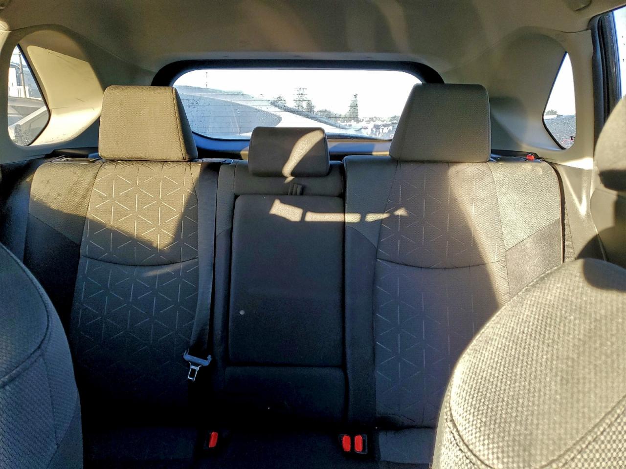 Toyota RAV4 Xle Image 8