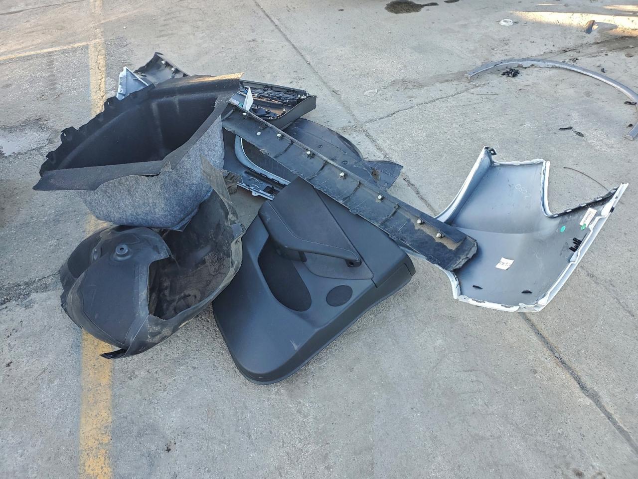 Tesla Model Y Image 11