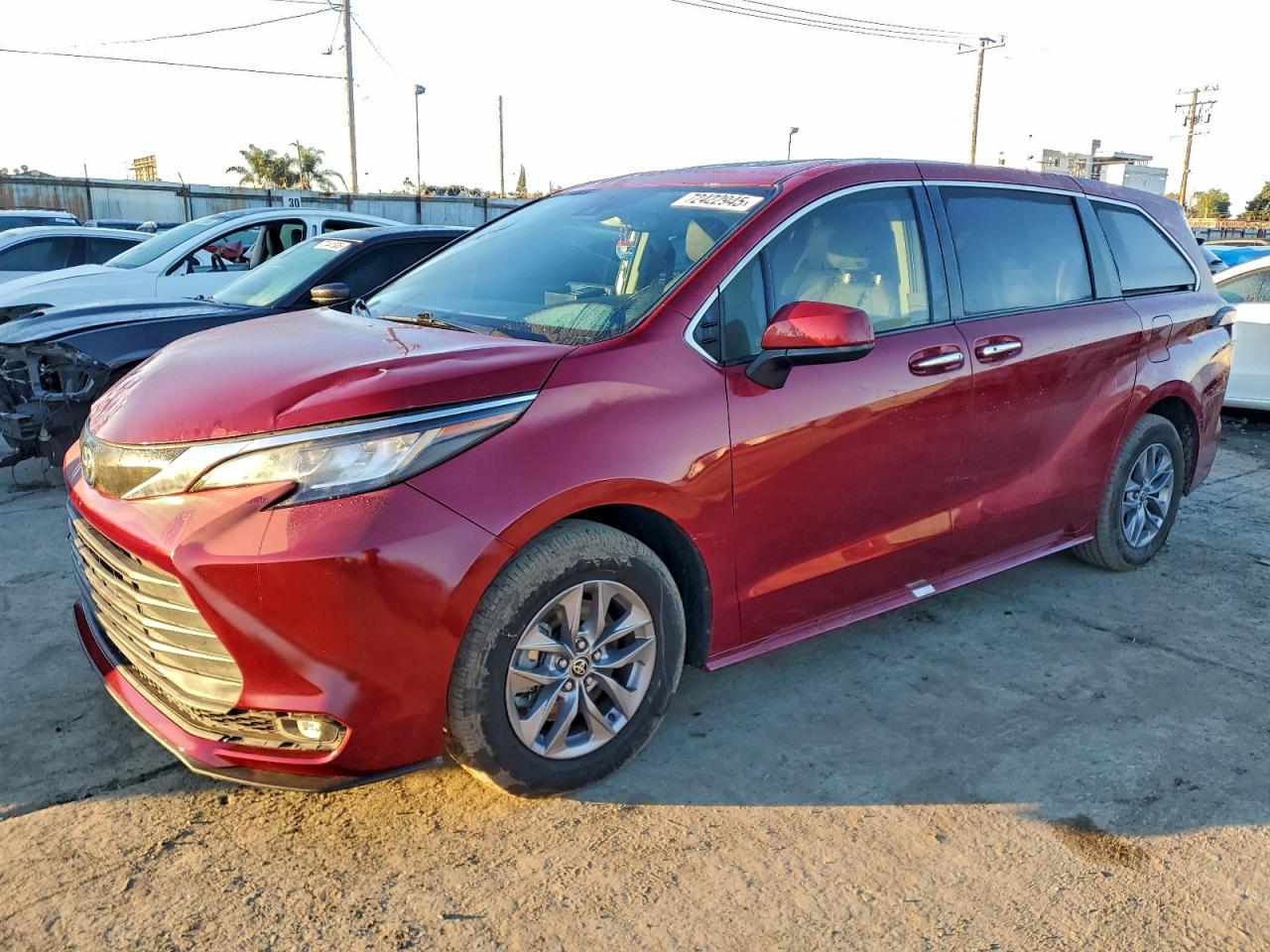 Toyota Sienna Xle Image 1