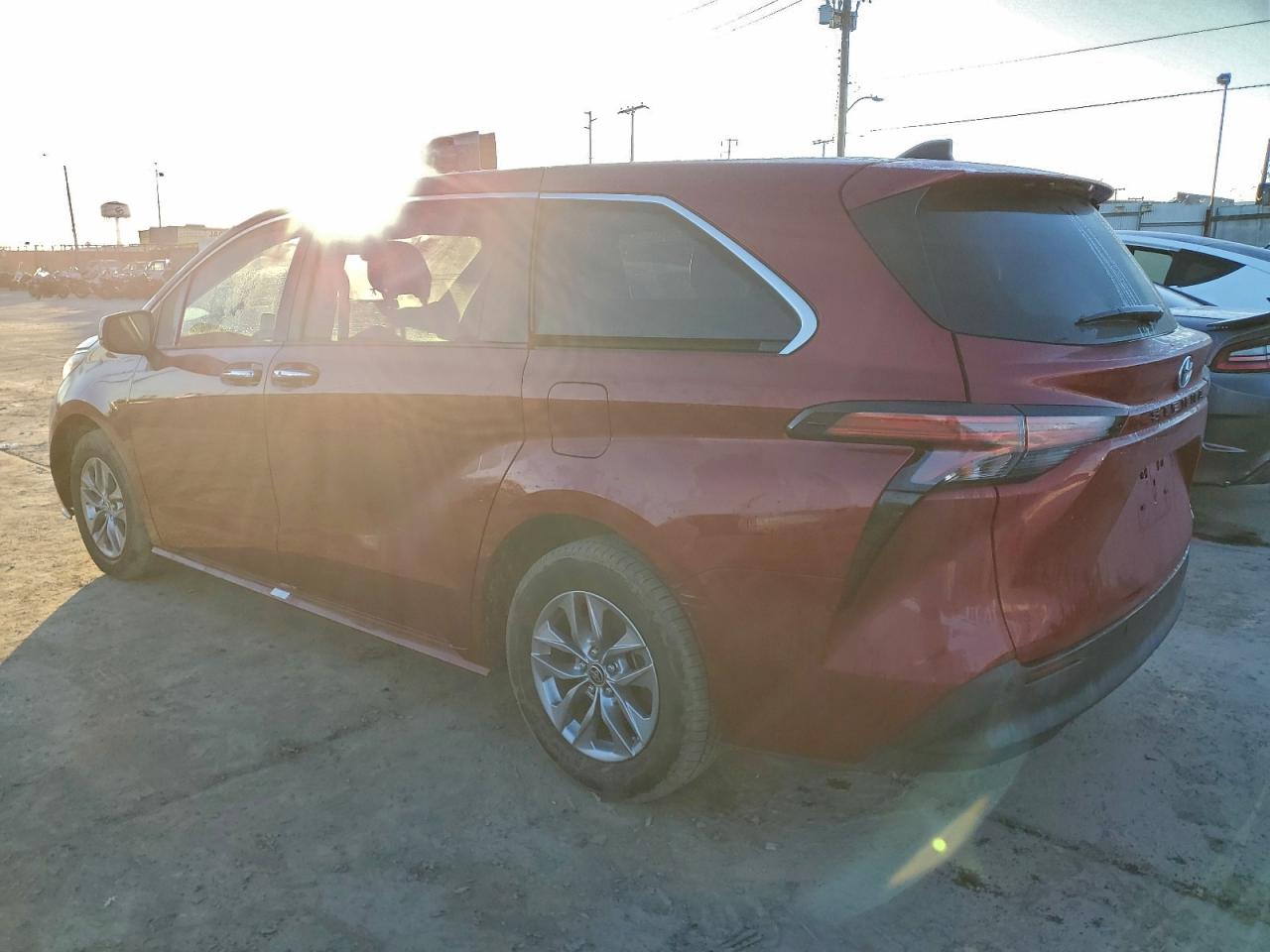 Toyota Sienna Xle Image 2