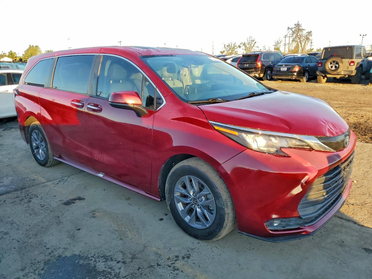 Toyota Sienna Xle Image 3