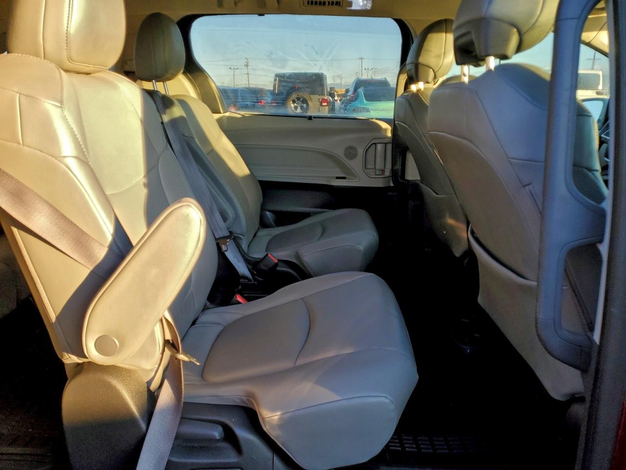 Toyota Sienna Xle Image 11