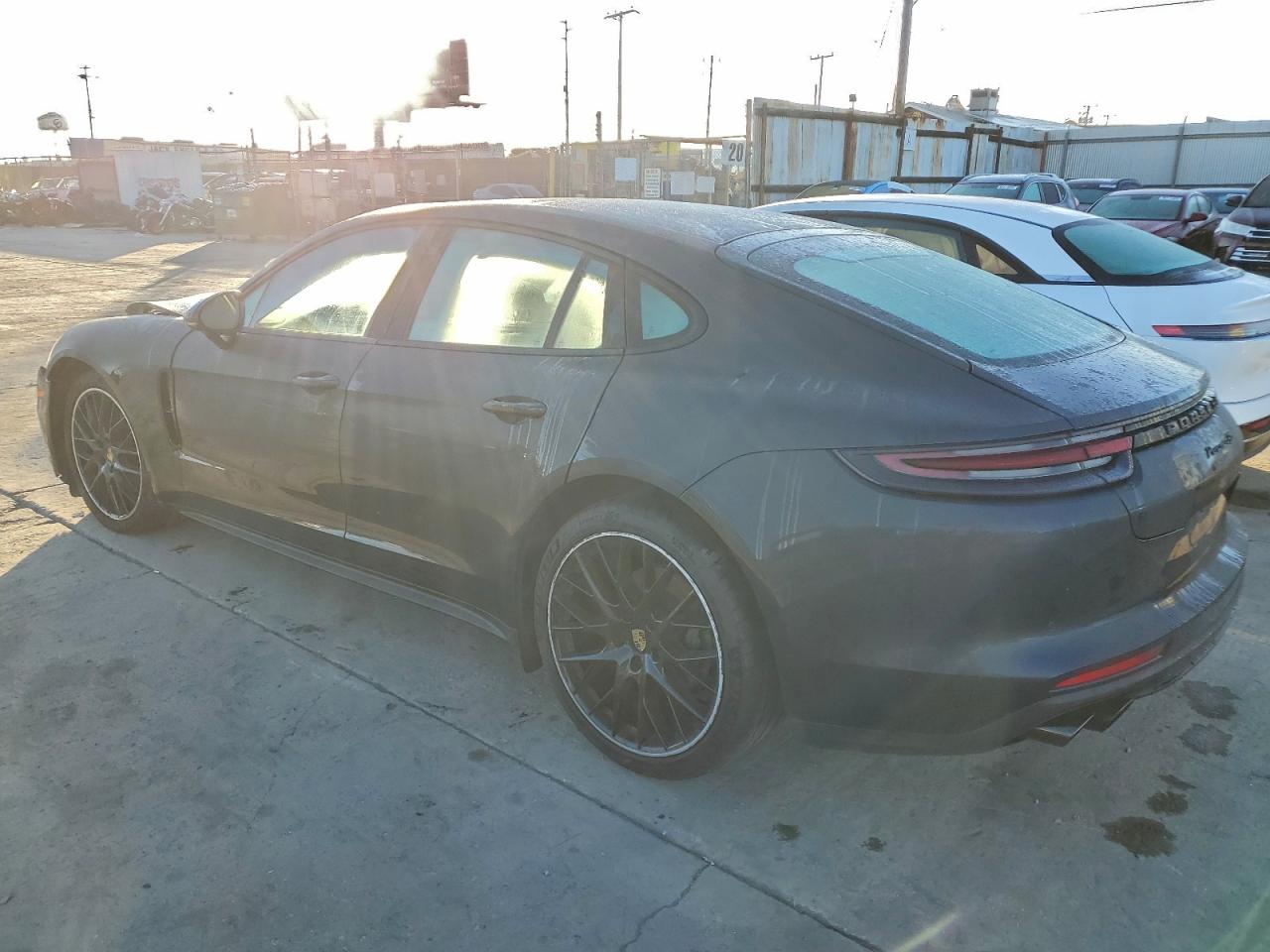 Porsche Panamera 4s Image 2