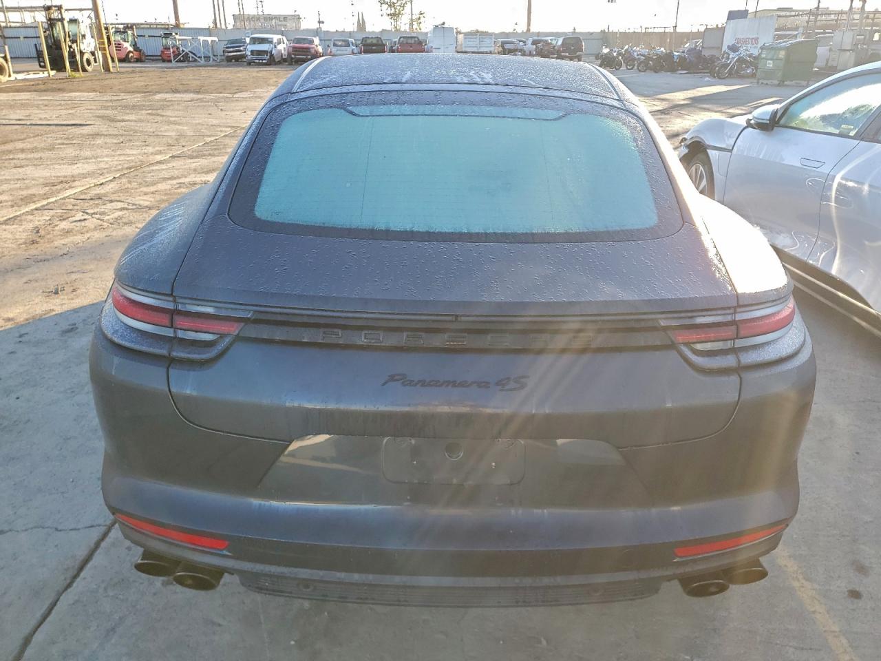 Porsche Panamera 4s Image 3